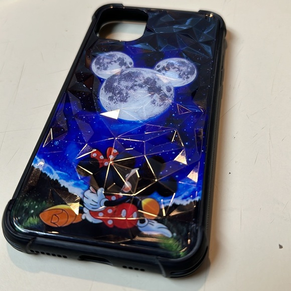 Mickey & Minnie Mouse iPhone 11 pro max Case - Picture 3 of 8